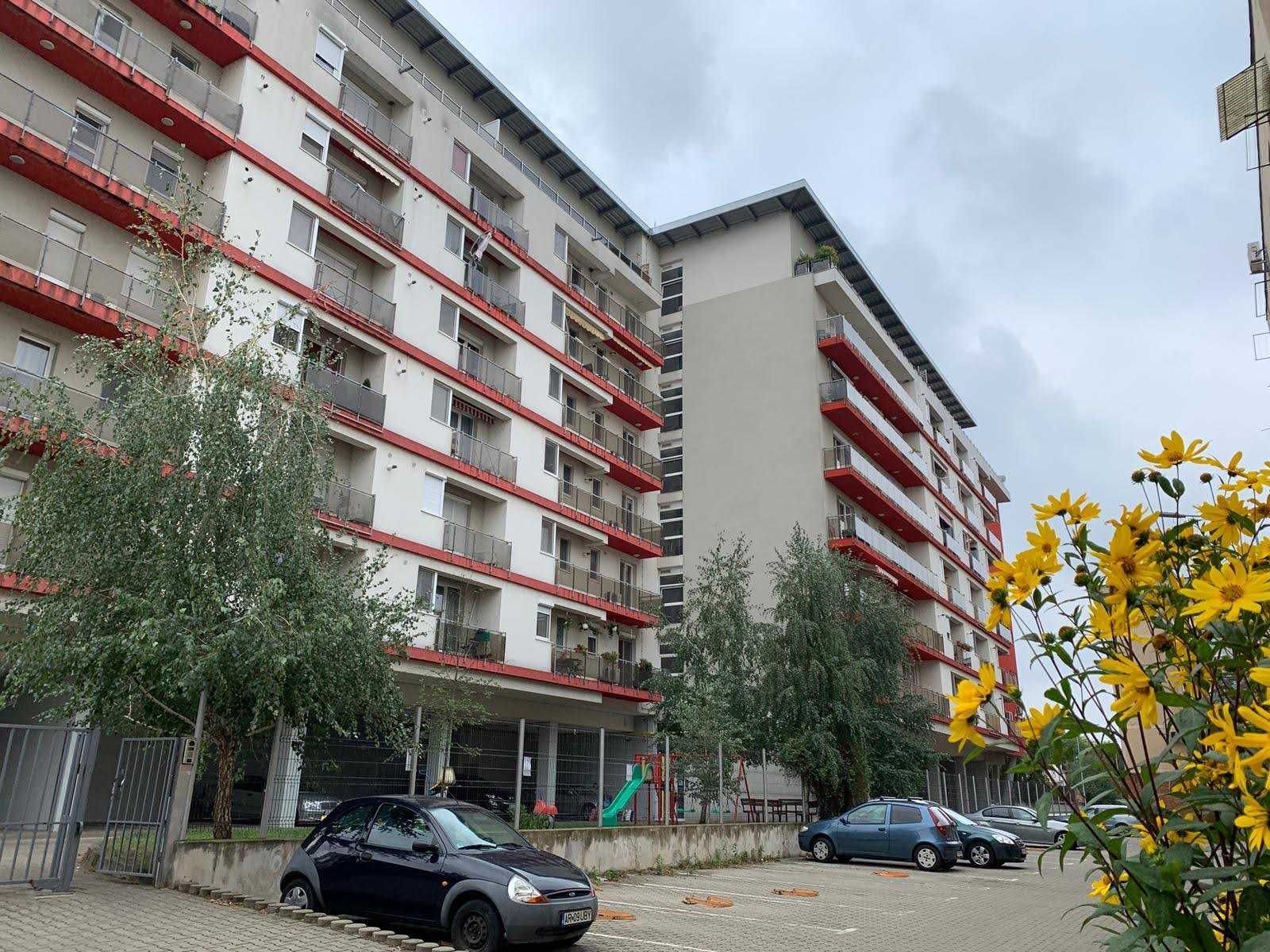 Inchiriez apartament 2 camere decomandata Ared micalaca 72mp Arad