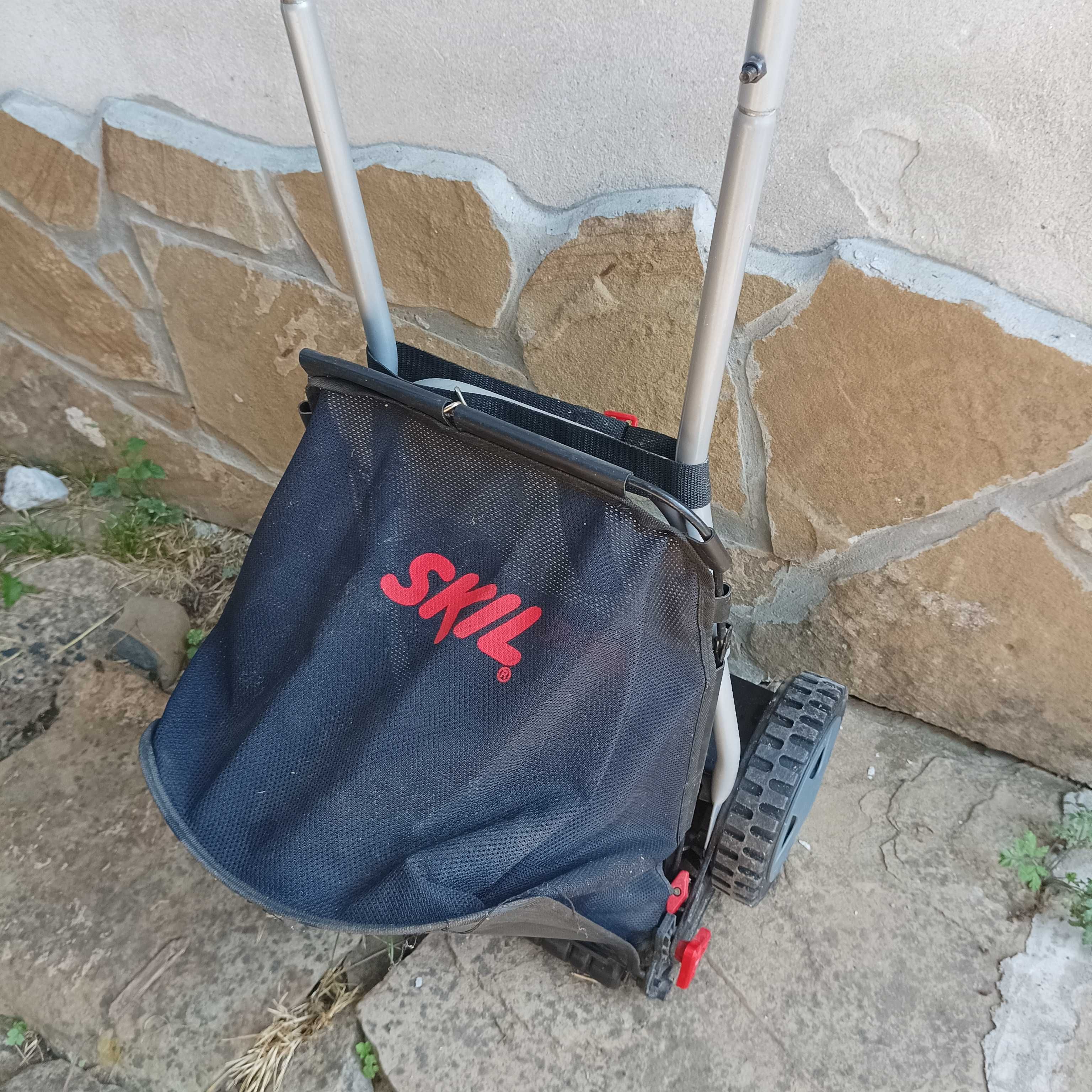 Ръчна Тревокосачка SKIL 0720 AT Широчина на косене 30 см от Skil
