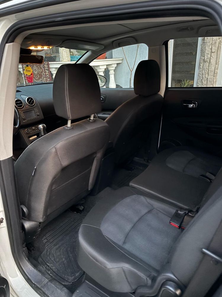 Nissan qashqai+2 automat