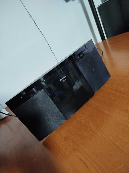 Compact stereo system Panasonic. Cu Bluetooth CD, Radio si AUX!