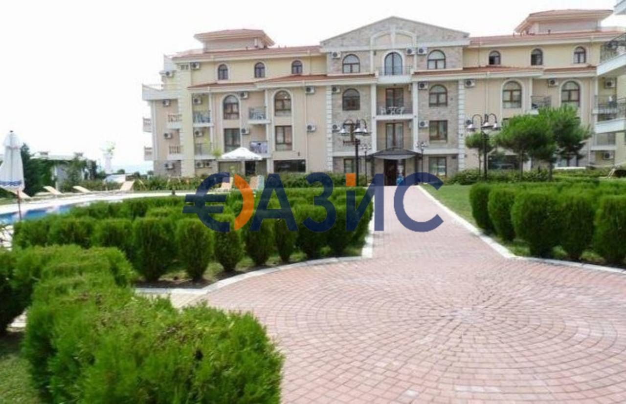 Двустаен апартамент в комплекс Роял Бей 2, 56 кв.м., Свети Влас,
