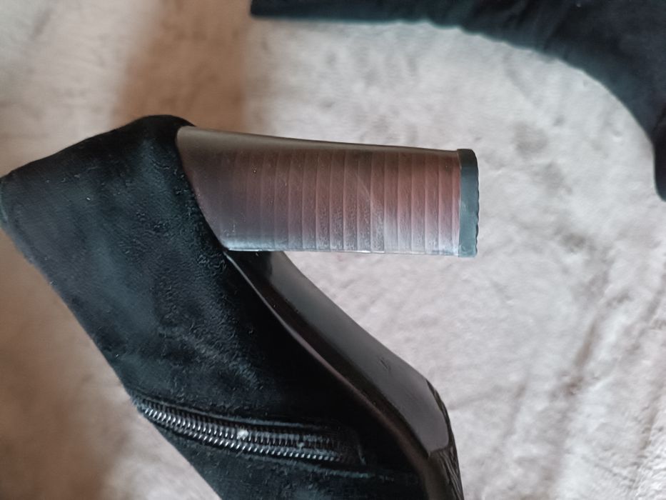 Сапоги на высоком каблуке