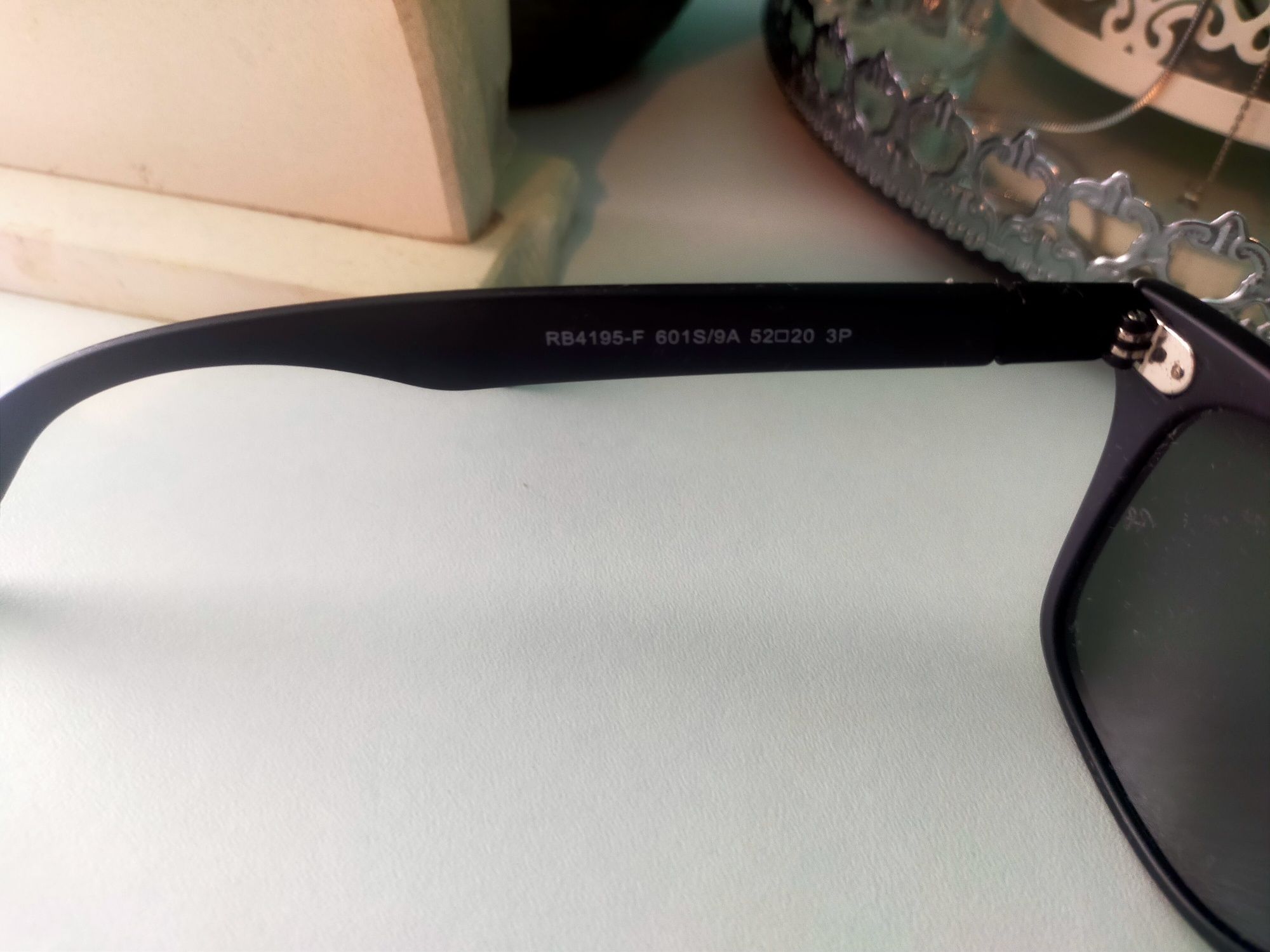 Ochelarii de soare Ray-Ban LITEFORCE Polarizati Foarte ușori