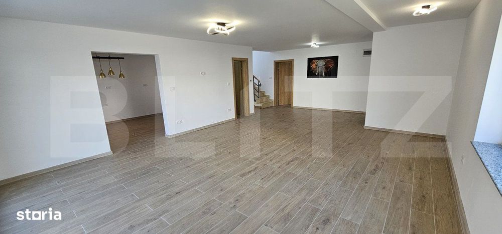 Casa de vanzare, 4 camere, 204 mp, zona Dacia Service