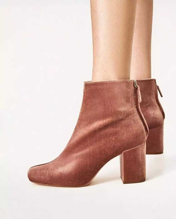 Cizme  ZARA PINK HIGH HEEL VELVET mr 37 si  38 noi la cutie