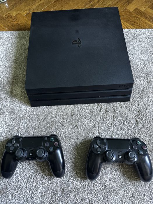PS4 Pro 1 TB+2 Controllere+14 Jocuri.