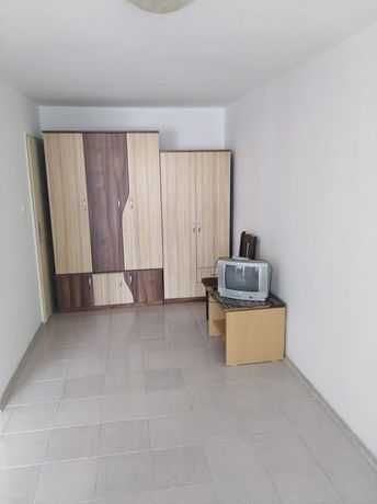 Дава се под наем Двустаен апартамент в Бургас, Център - 65 кв.м за 102 € - Снимка #1
