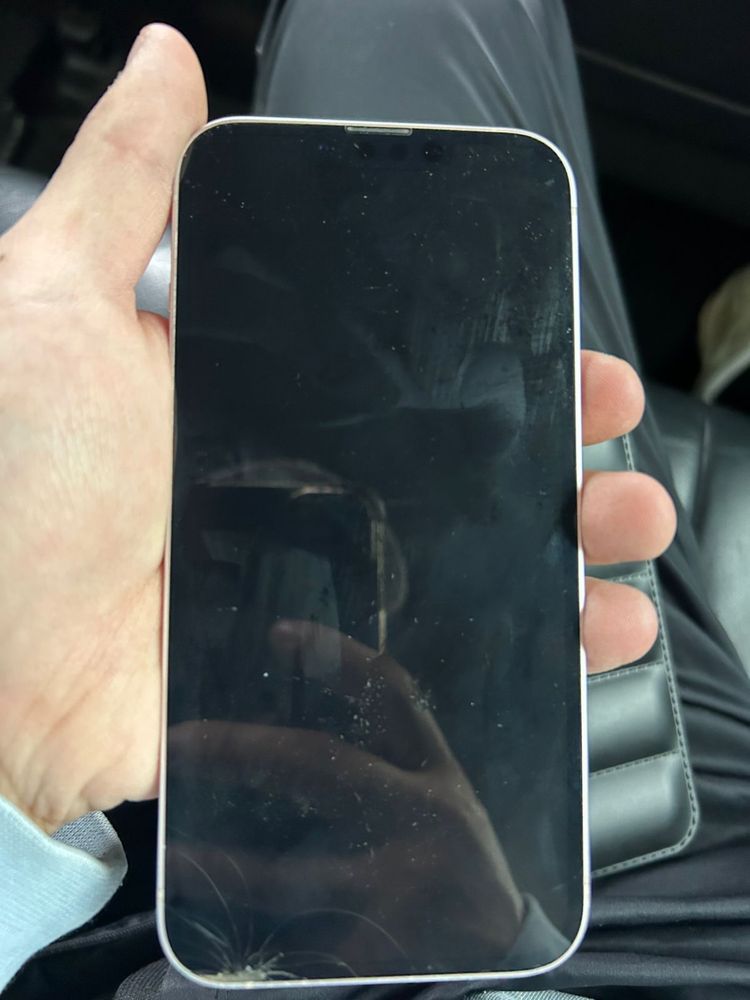 Iphone 13 розовый