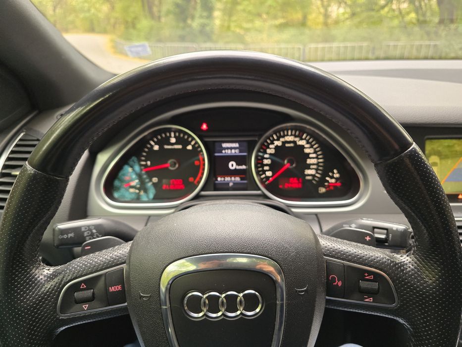 Audi Q7 4.2TDI фейслифт S-Line