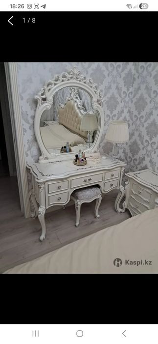 Спальный гарнитур