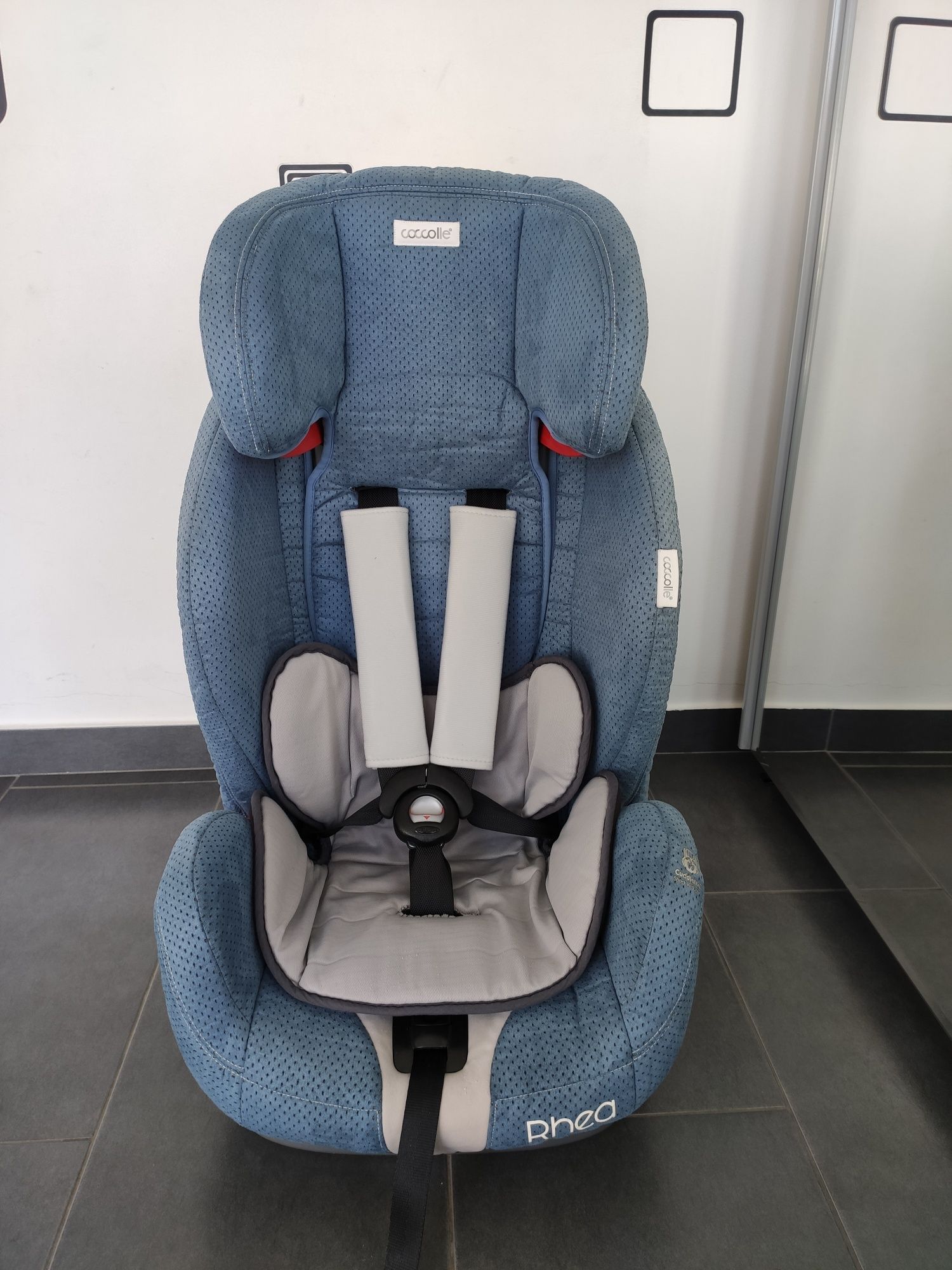 Scaun auto Coccolle Rhea cu isofix pentru copii intre 9 și 36 kg