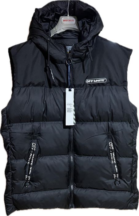 Мъжки елек boss армани. Нова цена 69 лв