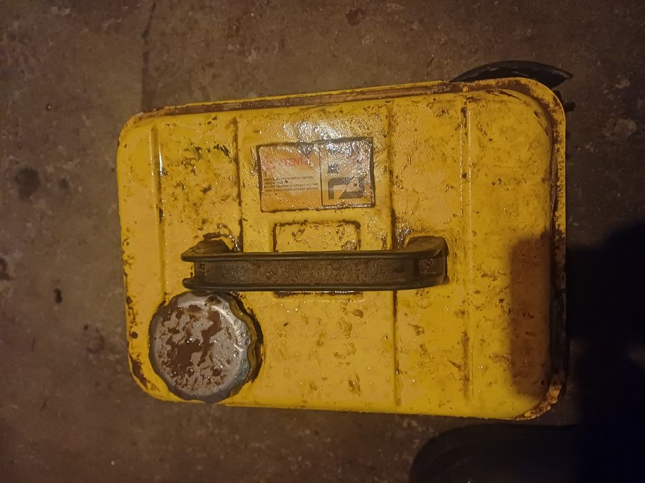 Generator mic nu sa mai folosit trebui curățat carburatorul 150 lei