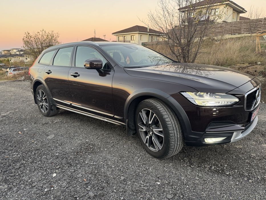 Volvo v90 Cross Country 235cp 4x4
