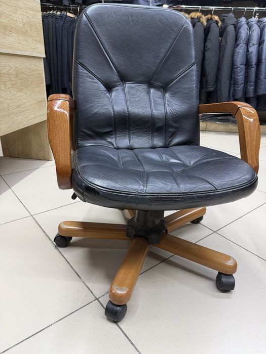 Продается офисное кресло