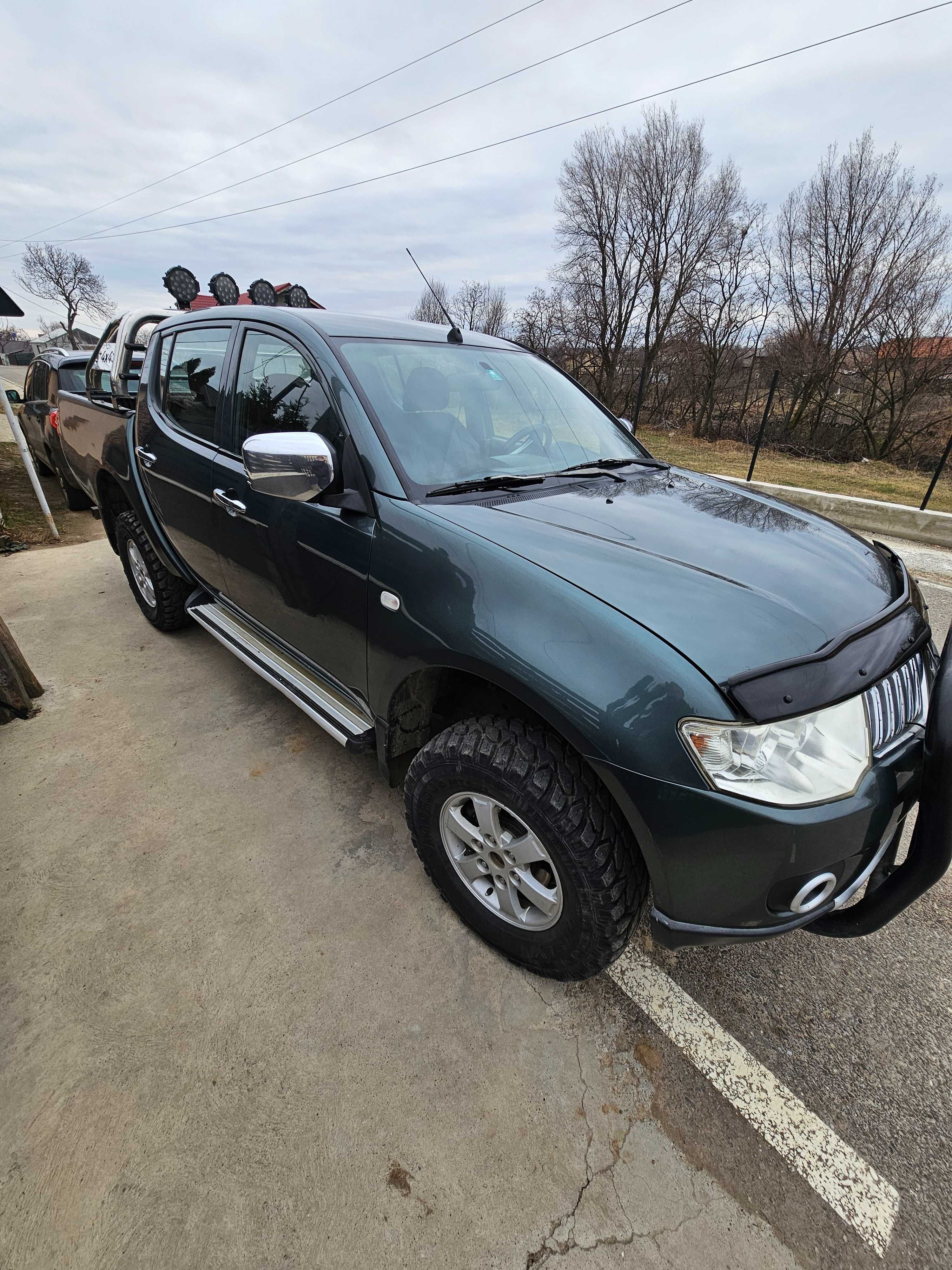 Mitsubishi L200 an 2011