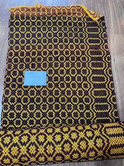 Vând cuverturi,preșuri,macaturi,velințe etc