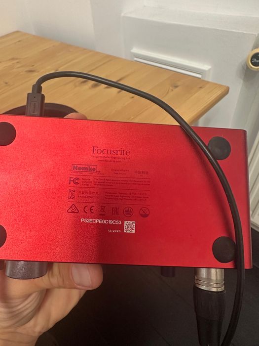 Microfon Studio + Focusrite