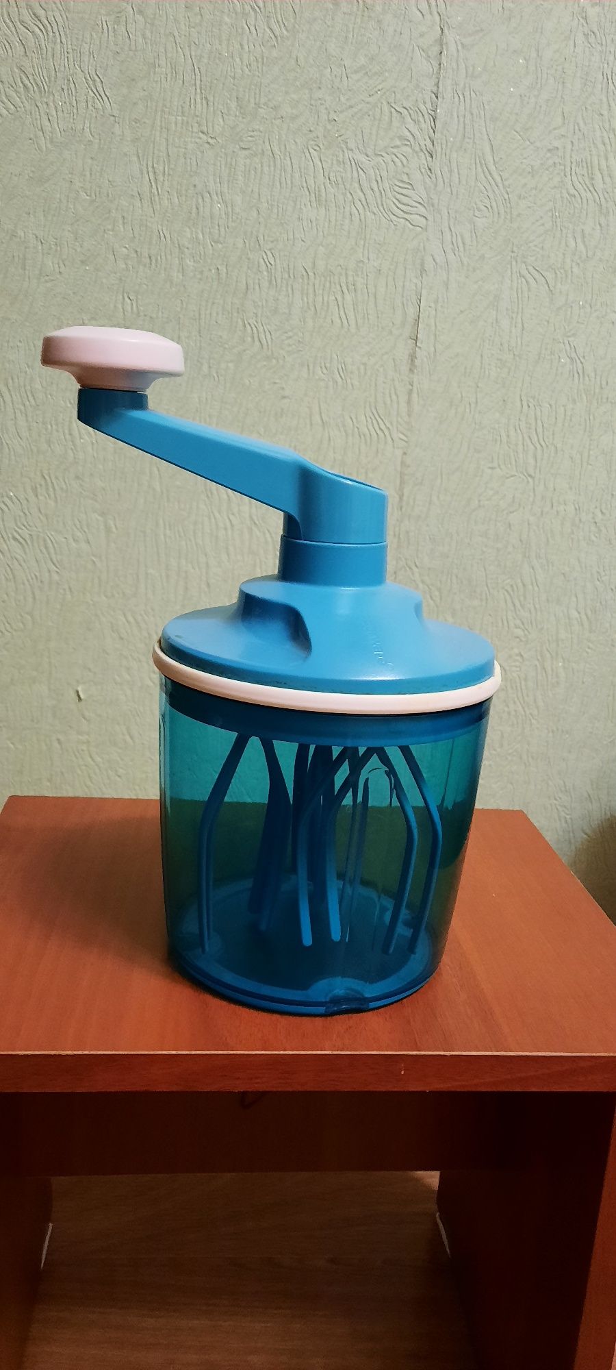 Продам посуду Tupperware миксер