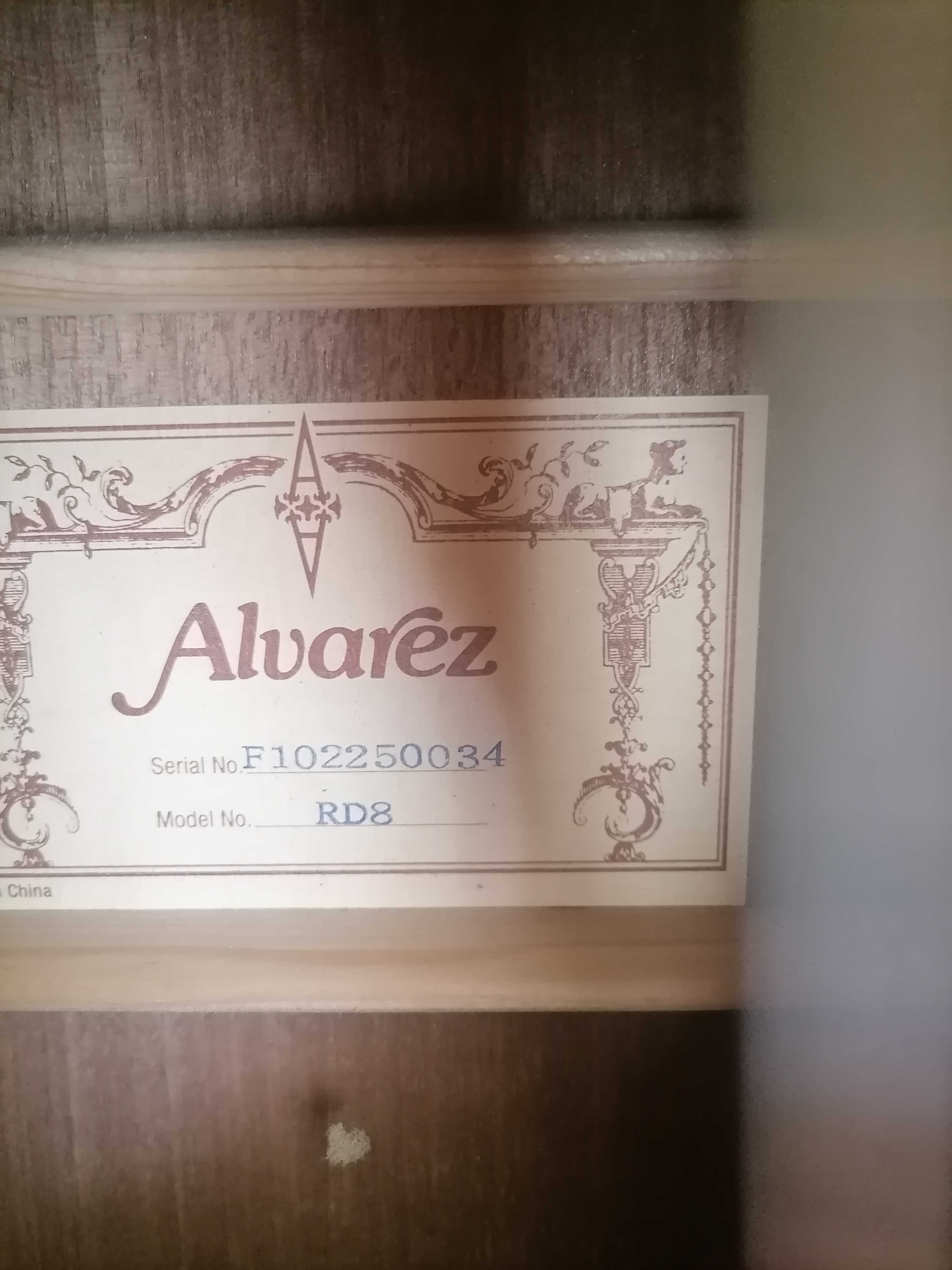Акустична китара "ALVARES"