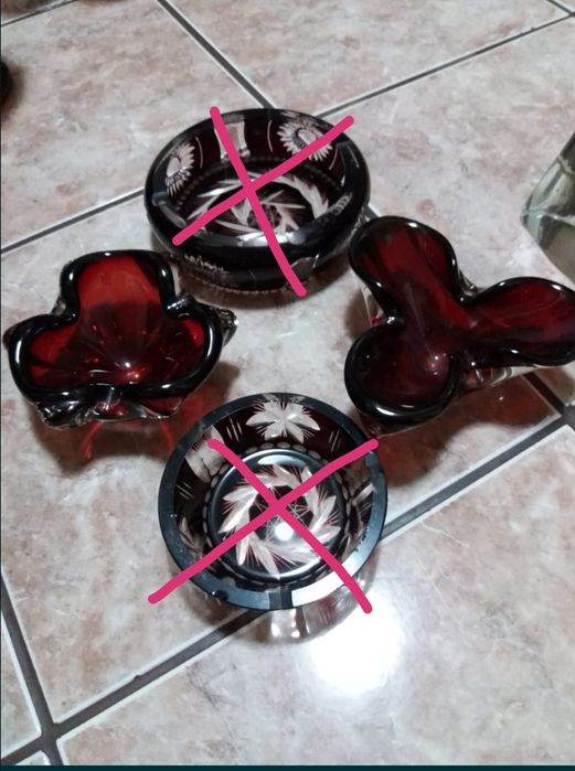 Vând obiecte rubin roșu