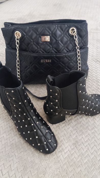 Красиви боти модел Valentino с подарък чанта Guess