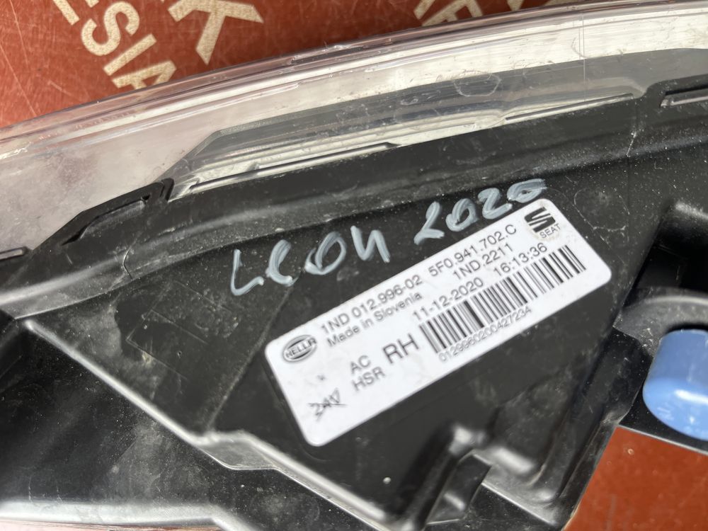 2 броя десен халоген Seat Leon 2020-