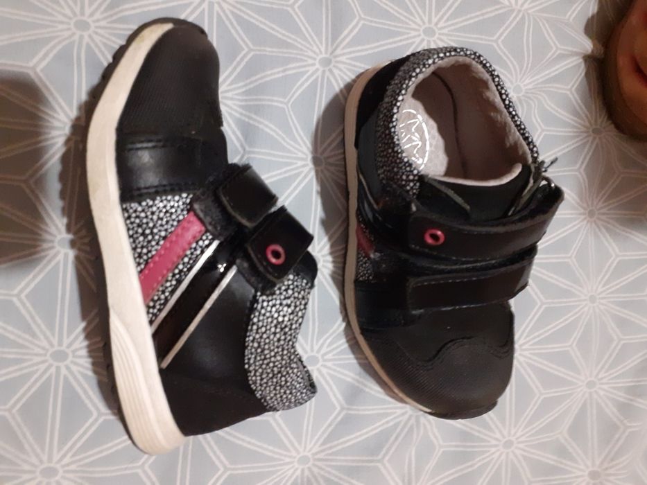 Маратонки Адидас и обувки Колев и Колев