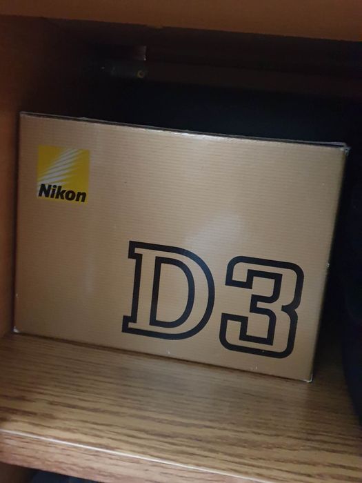 Vand Nikon D3 122.400 cadre + obiectiv Nikon 80-200mm f2.8