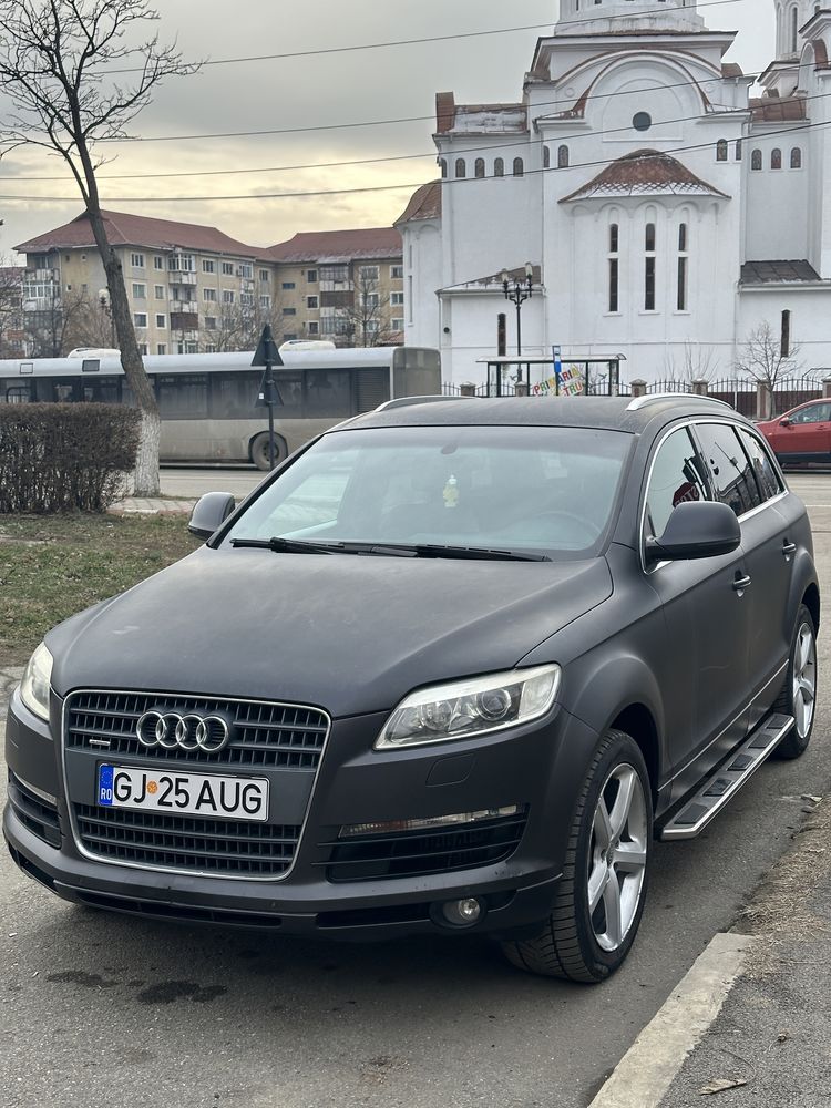 Audi q7 7 locuri