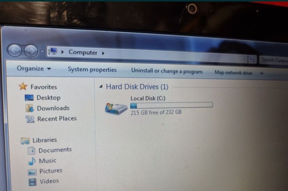 Laptop cu încărcător