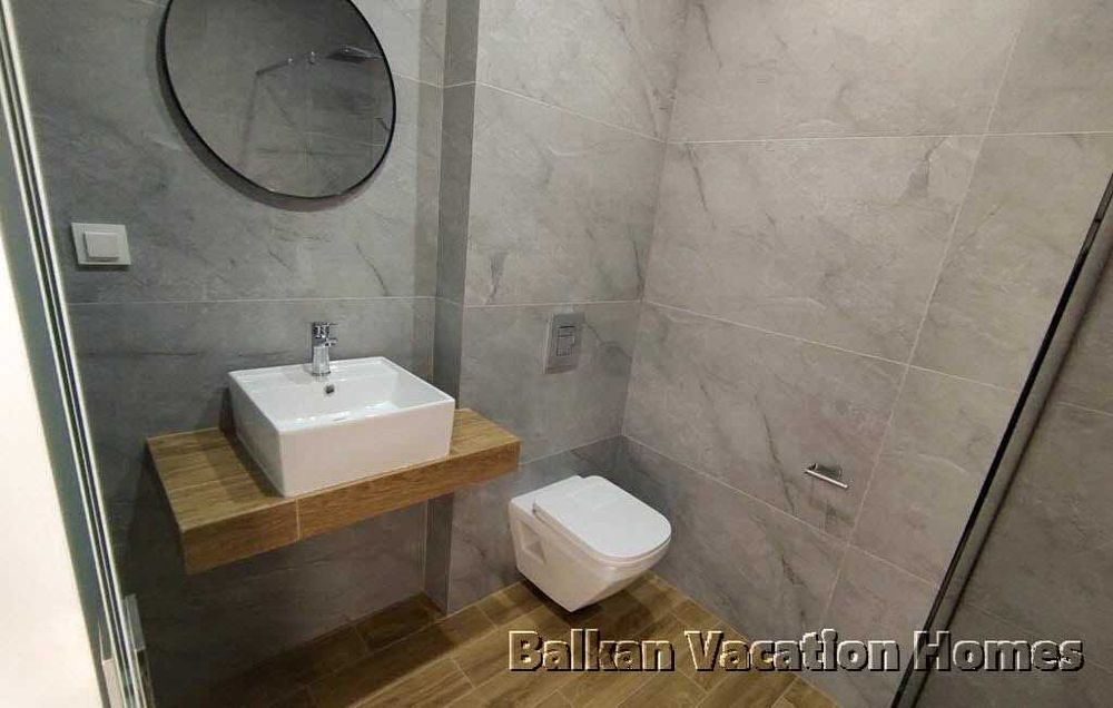 Нова, нискоенергийна къща на 4 км от Албена