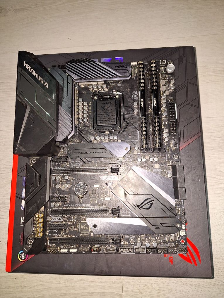 Asus Rog Maximus XI Hero +16GB Ram