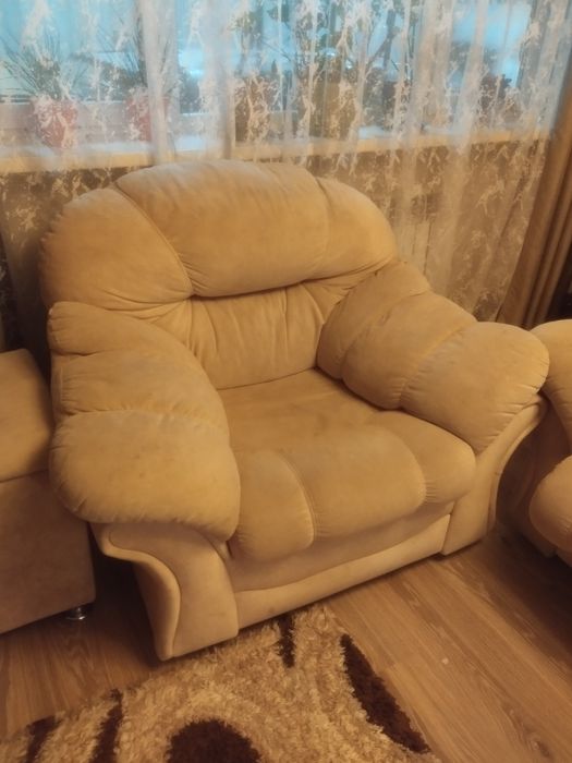 Диван с креслом и пуфиком