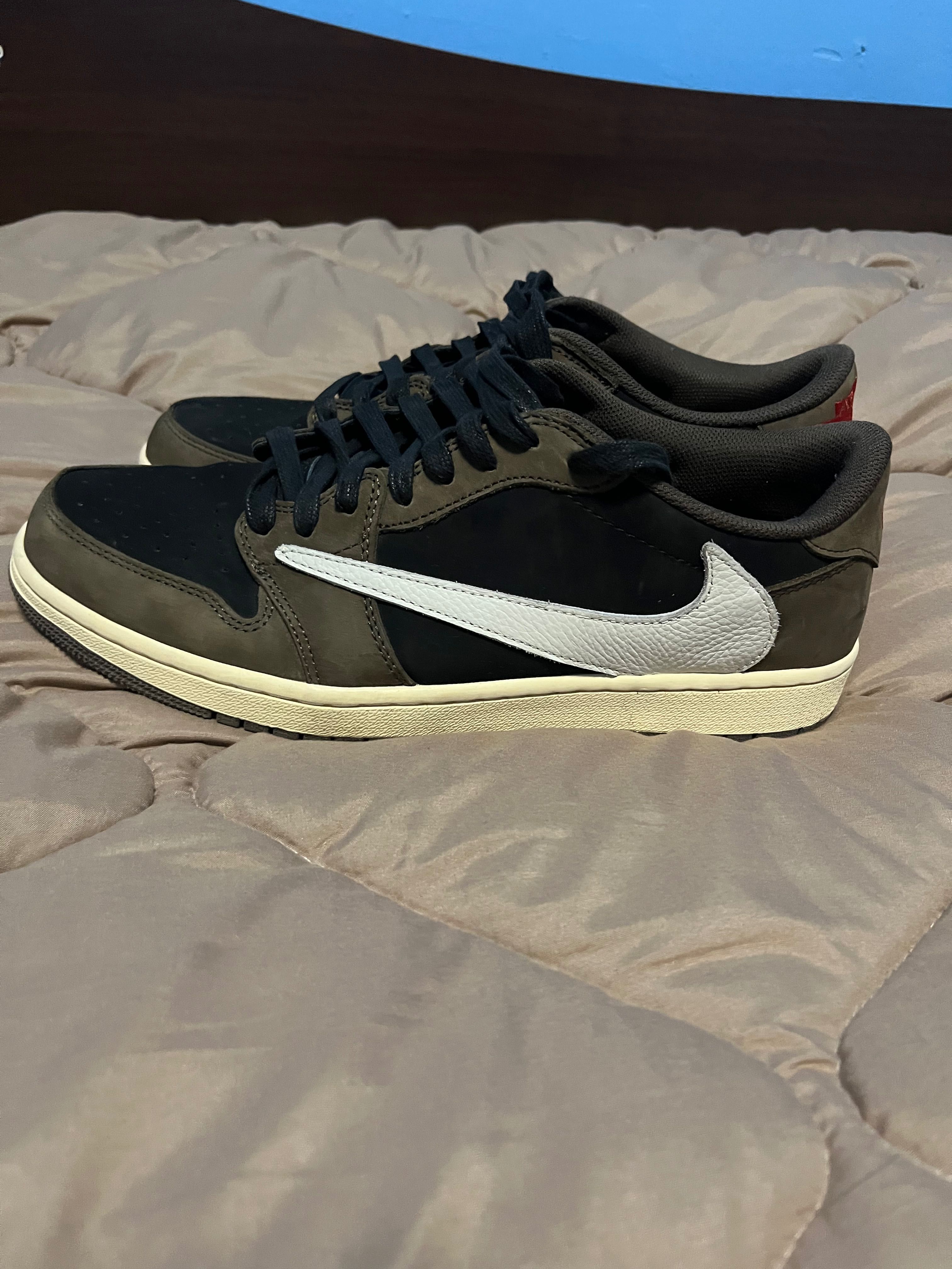 Travis Scott Jordan 1 low