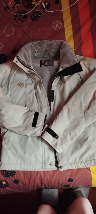 Дамско спортно яке