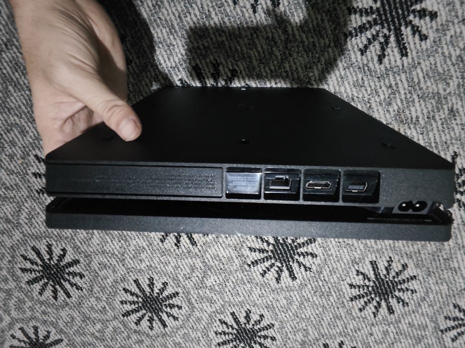PlayStation 4 Slim 1TB