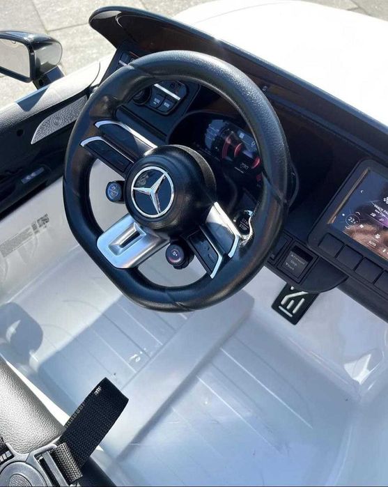 Детский электромобиль : Mercedes-Benz SL 63