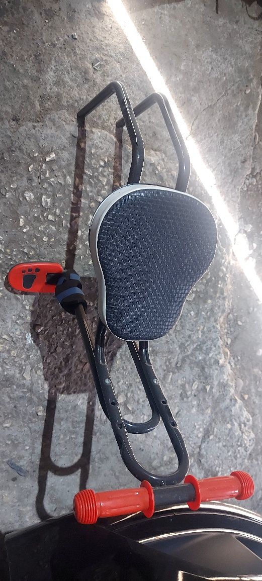 Vand scaun de bicicleta pentru copii