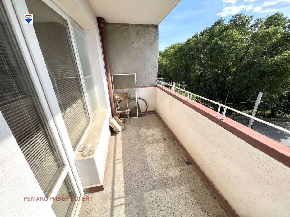 Продава се Тристаен апартамент в Русе, Дружба 1 - 73 кв.м за 1273 €/кв.м - Снимка #10