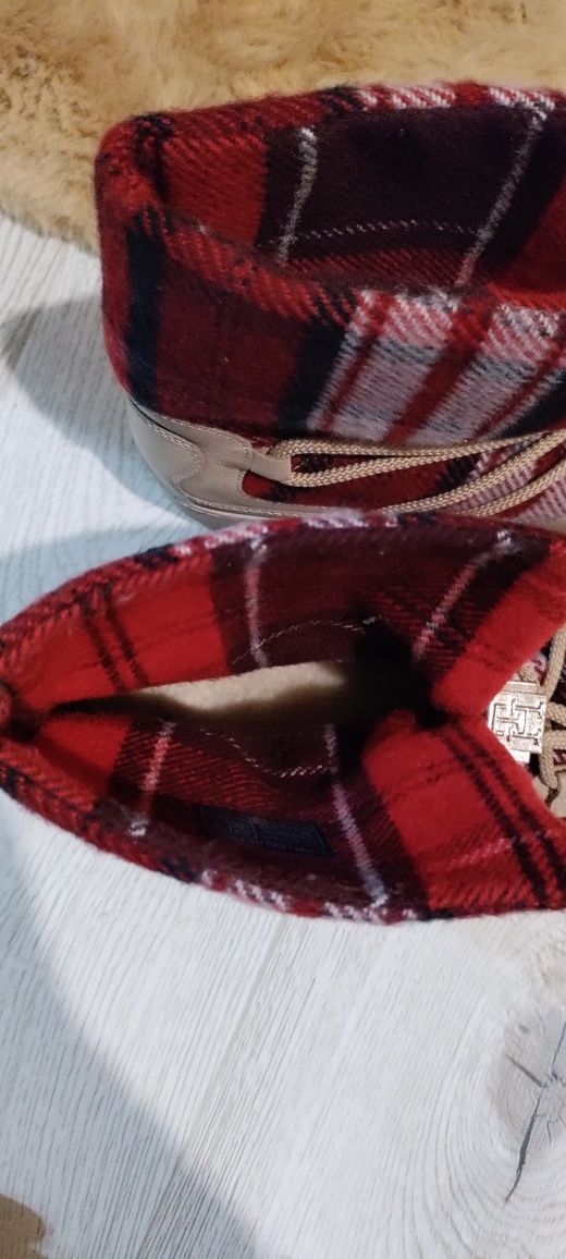 Ghete dama Tommy Hilfiger măsura 39 noi, fara eticheta