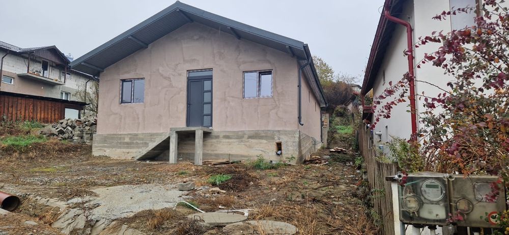 Vând casă in Vladesti