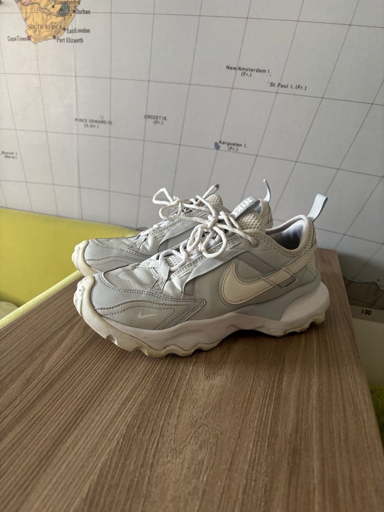 Дамски маратонки Nike