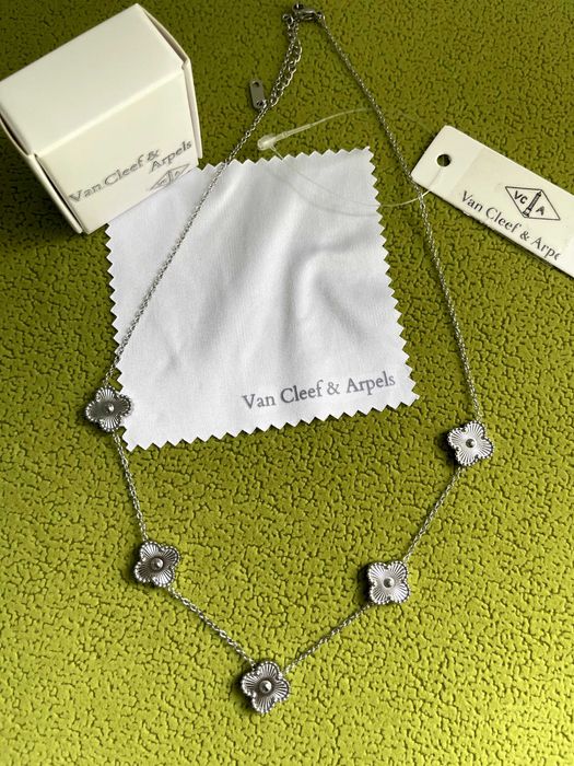 сребристо колие ван клиф с детелина van cleef  колие синджир бижу топ