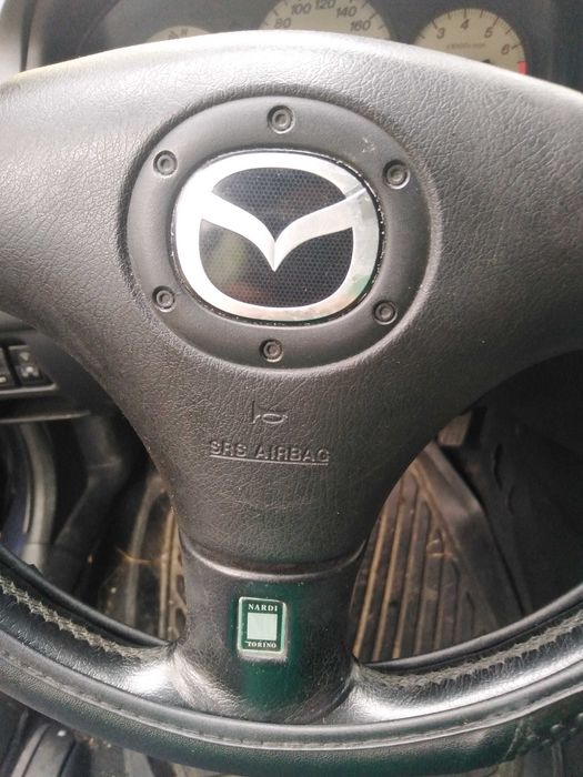 Продавам Мазда 323 Ф