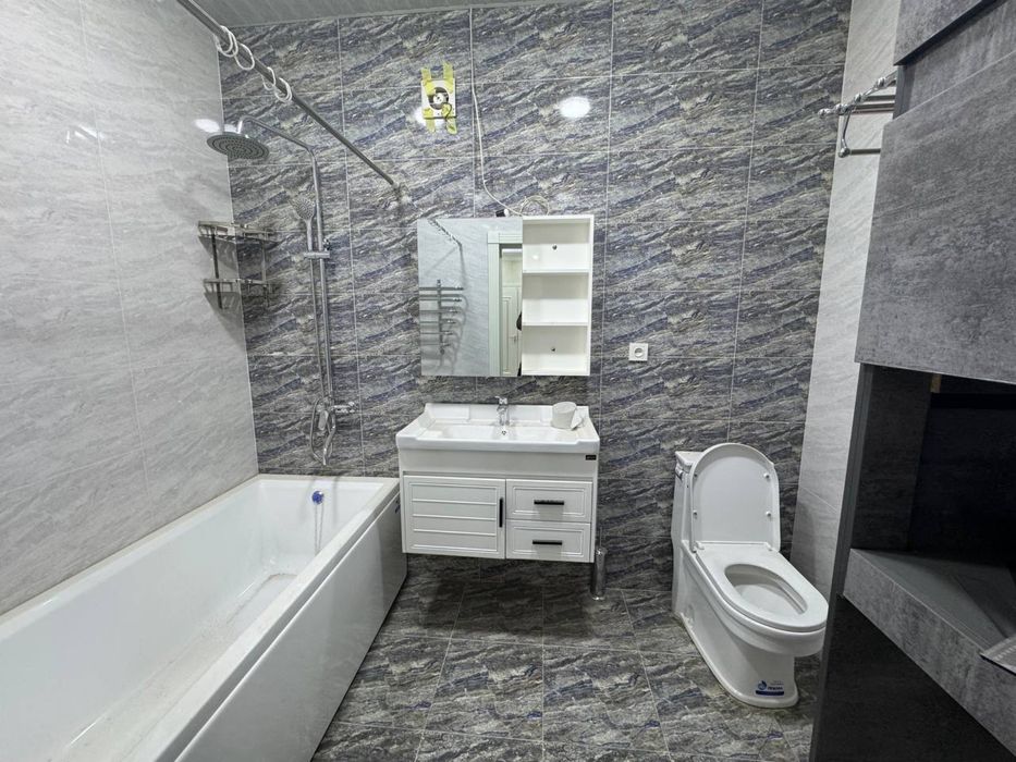 Продаётся  3 ком квартира новостройке