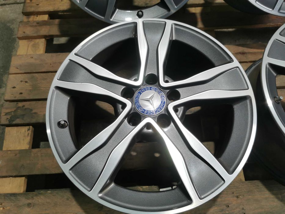 Jante Originale Mercedes C-class R 17 .