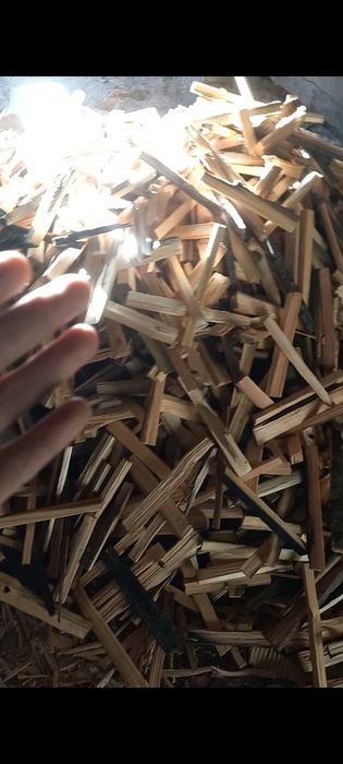 Очень сухие и мелко рубленные и плотно тарифные дрова в мешках