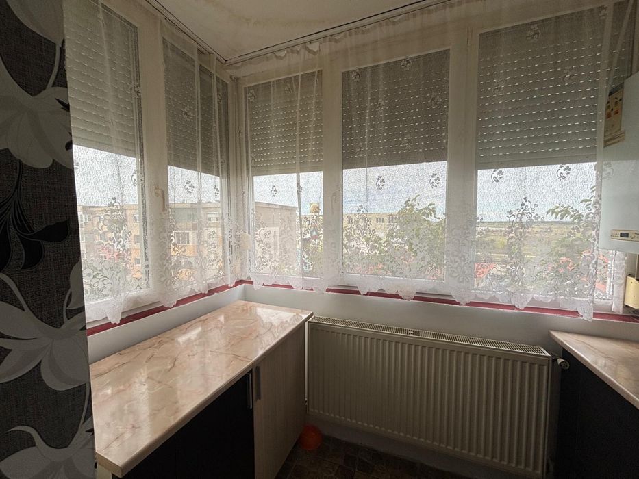 Vand apartament cu 2 camere