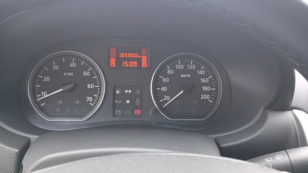 Dacia Sandero Stepway  1.6  8V (84 к.с.)